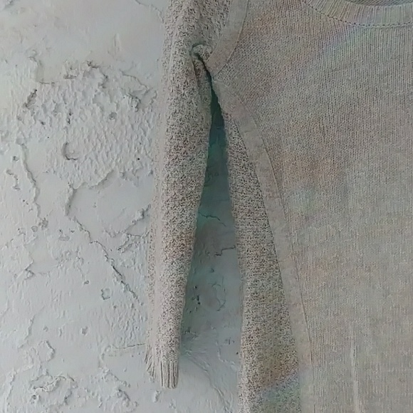 American Eagle Outfitters - Picture 2 of 5